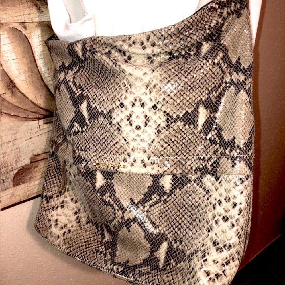 NWOT Cynthia Rowley Python Snakeskin Leather Large Shoulder Bag Purse - Picture 2 of 16